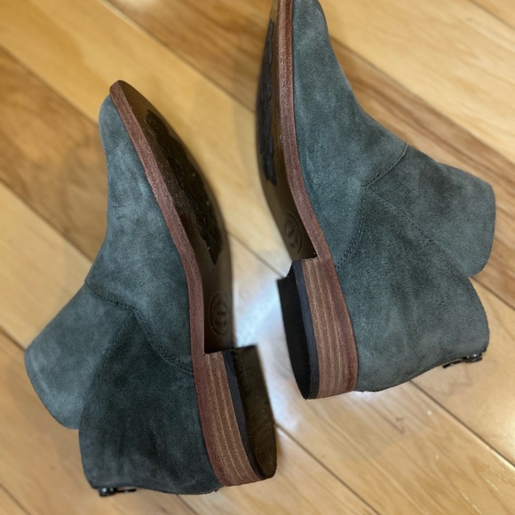 Kork-Ease Ryder Women’s Olive Suede Ankle Boots - Picture 7 of 16